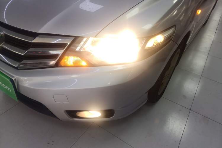 Used Honda City Classic 2012 1.5L manual Comfort version

