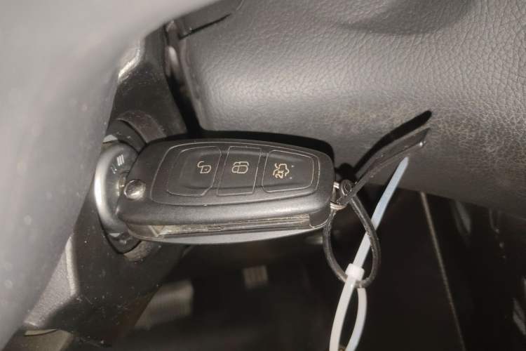 Used Ford Focus 2015 Hatchback 1.6L Automatic Fashion Edition
