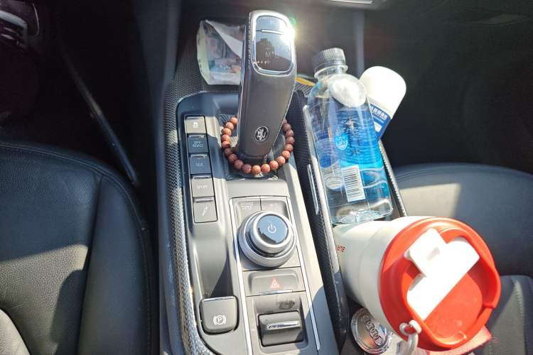 Used Maserati Levante 2021 3.0T Standard Edition Gear Lever