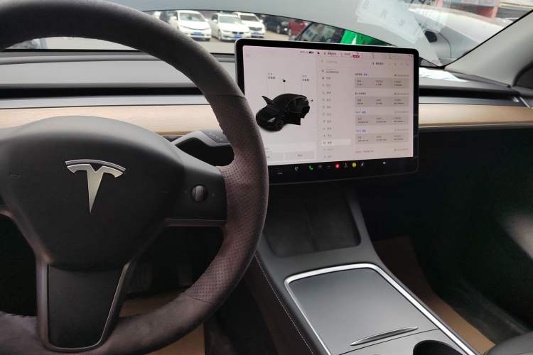 Used Tesla Model Y 2021 Long-Range All-Wheel-Drive Version