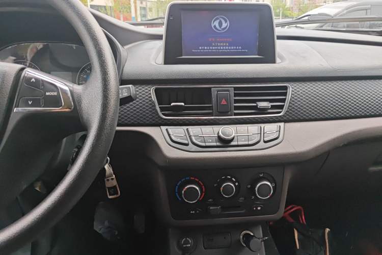 Used Dongfeng Fengon 330 2019 1.5L 330S Manual Comfort Version China VI Standard Audio And AC Panel