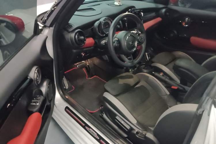 Used MINI JCW 2018 2.0T JOHN COOPER WORKS ALL-IN
