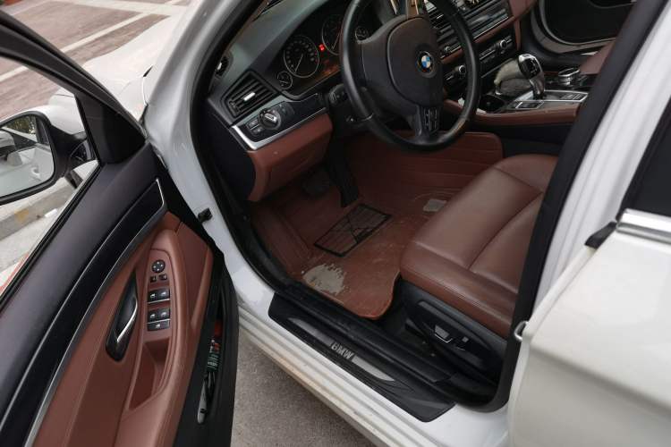 Used BMW 5 Series 2015 520i Elegant Edition