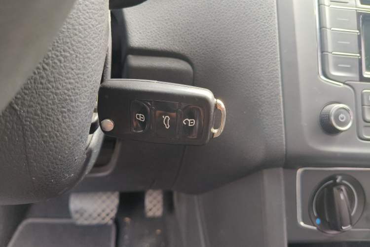 Used Volkswagen Polo 2014 1.6L Automatic Comfort Edition
