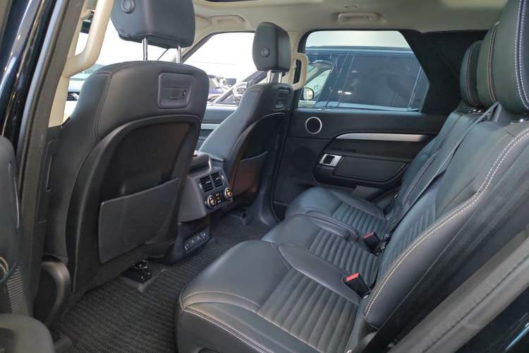 Used Land Rover Discovery 2021 360 PS R-Dynamic S