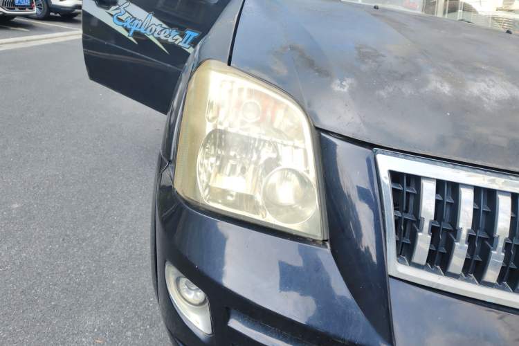 Used Foday Explorer Ⅲ 2011 2.2L Manual Gasoline Version Right Front Headlight