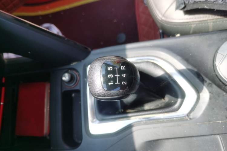 Used GAC Trumpchi GS4 2015 200T Manual Luxury Edition Gear Lever