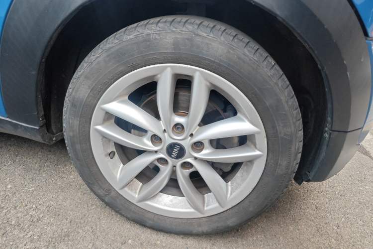 Used MINI Countryman 2011 1.6L COOPER Excitement Right Front Wheel Hub