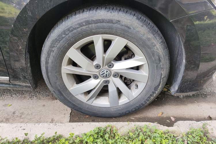 Used Volkswagen Passat 2019 280TSI Business Edition China VI Right Front Wheel Hub