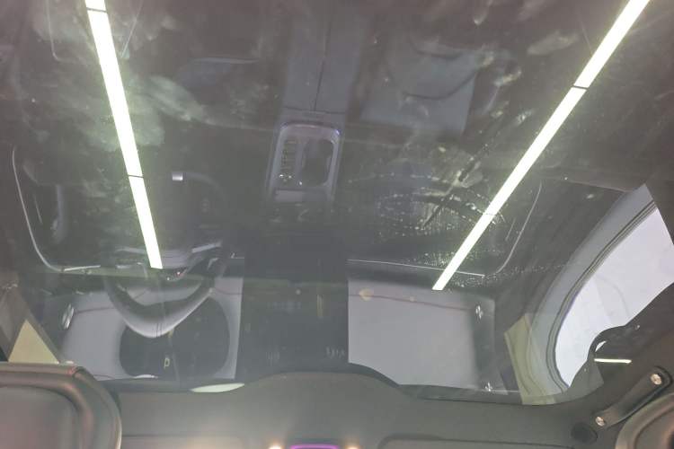 Used Xiaomi Auto SU7 2024 Rear-Drive Ultra-Long Range Advanced Pro-Level Intelligent Driving Version Headliner