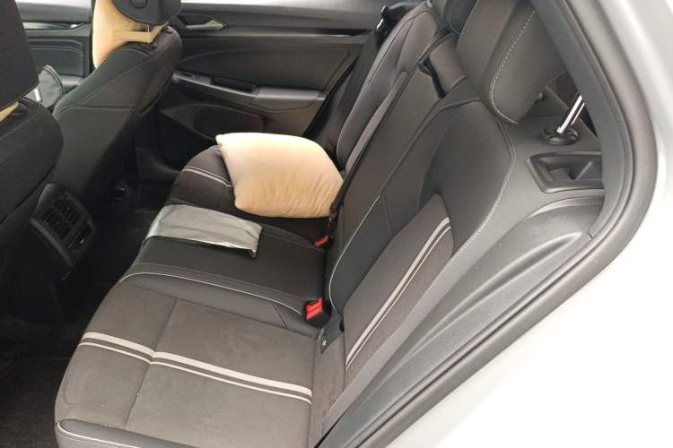 Used Volkswagen Golf 2023 Facelift 280TSI DSG R-Line Lite Left Rear Seat