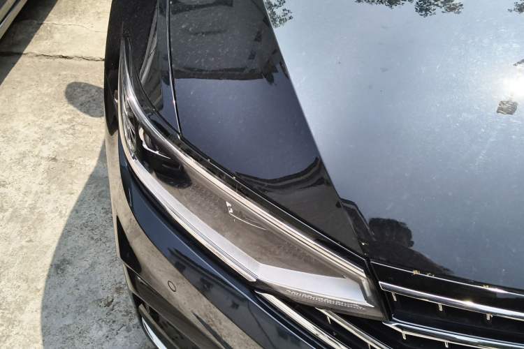 Used Volkswagen Magotan 2023 2 Million Units Limited Edition 330TSI DSG Leading Version Right Front Headlight