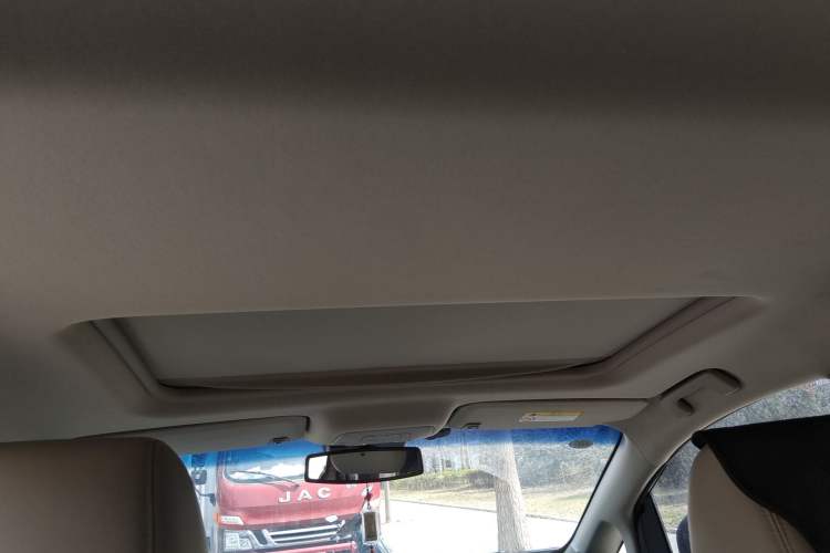 Used Buick GL8 2018 28T Luxury Model China VI Standard
