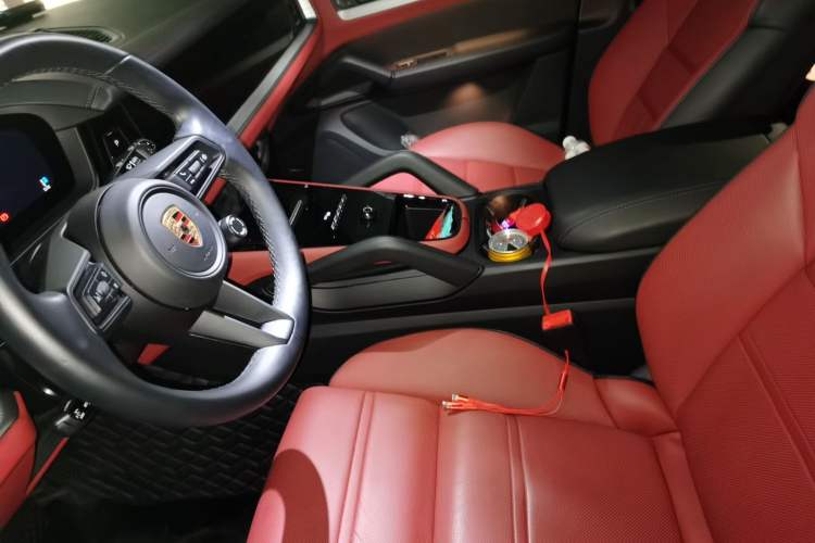 Used Porsche Cayenne 2024 Cayenne 3.0T Left Front Seat