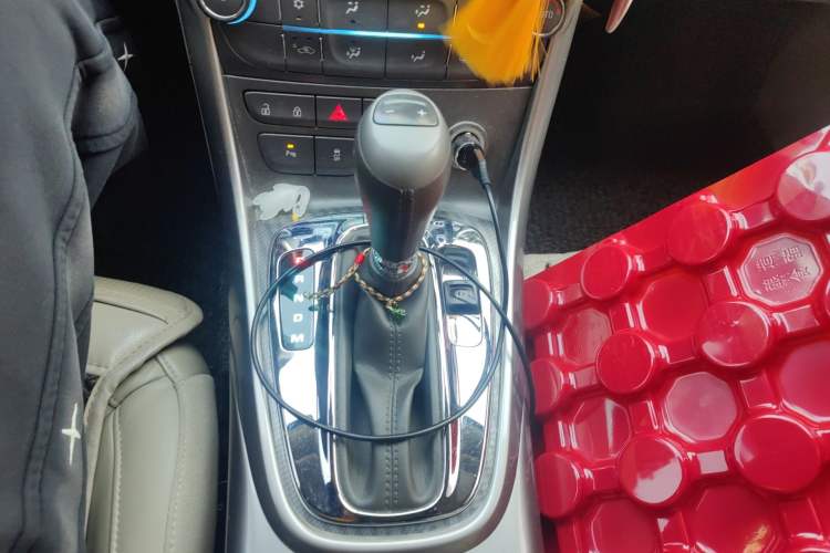 Used Chevrolet Malibu 2013 2.0L Automatic Luxury Edition Gear Lever