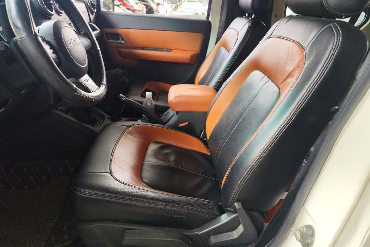 Used BAIC Off-Road BJ40 2014 2.4L Manual Cross-Country Edition
