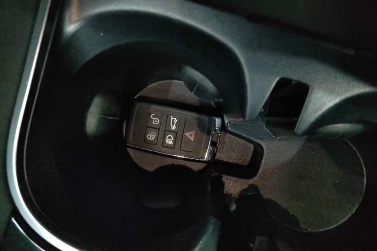 Used Land Rover Discovery Sport 2022 Revised Version 2 249 PS R-Dynamic SE Performance Tech Edition 5 Seats
