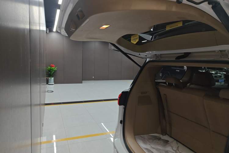 Used Buick GL8 2021 ES Land Cruiser 653T Luxury Edition