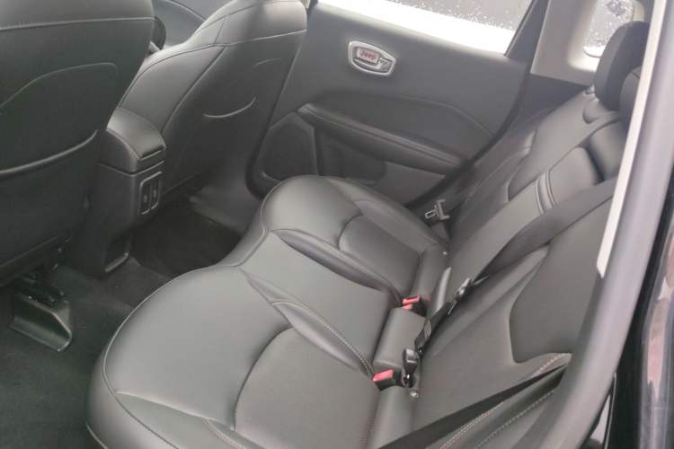 Used Jeep Compass 2017 200T Automatic Family Edition
