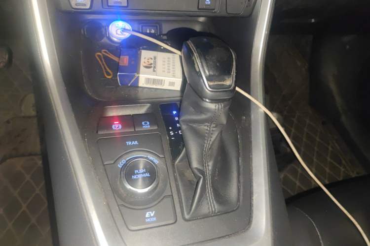 Used Toyota RAV4 2020 Dual-Engine 2.5L E-CVT 4x4 Elite PLUS Edition