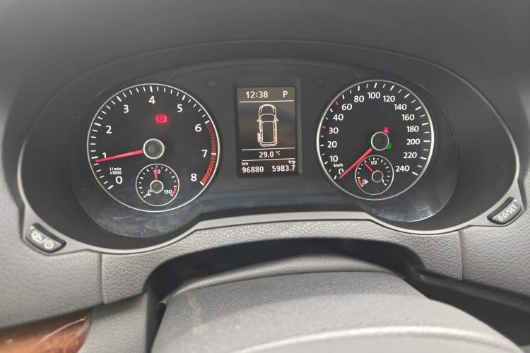 Used Volkswagen Sharan 2014 2.0 TSI Comfort Model
