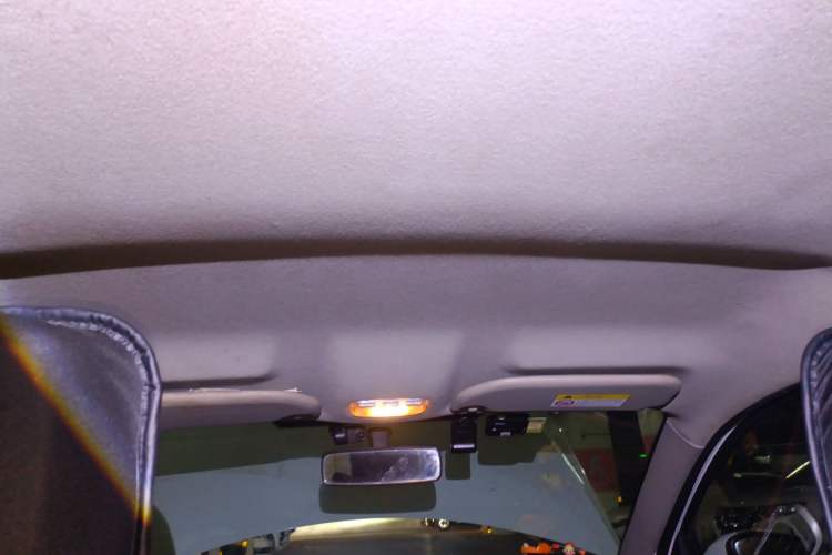 Used Peugeot 301 2016 1.6L Manual Comfort Edition Headliner