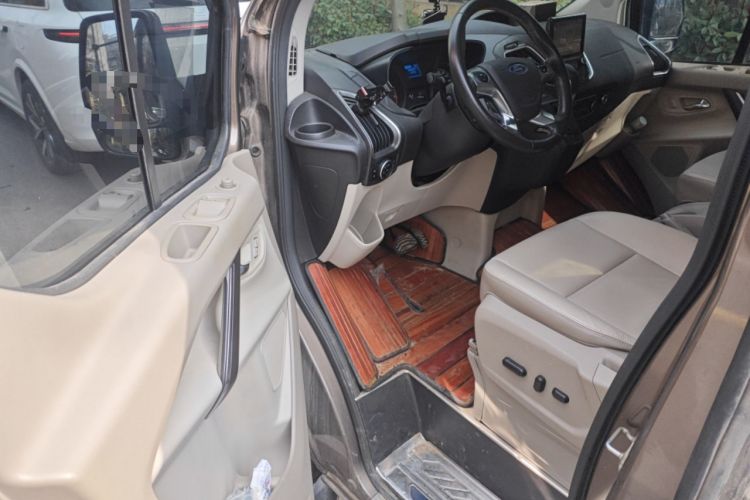 Used Ford Tourneo Custom 2017 2.0T Automatic Elite Version
