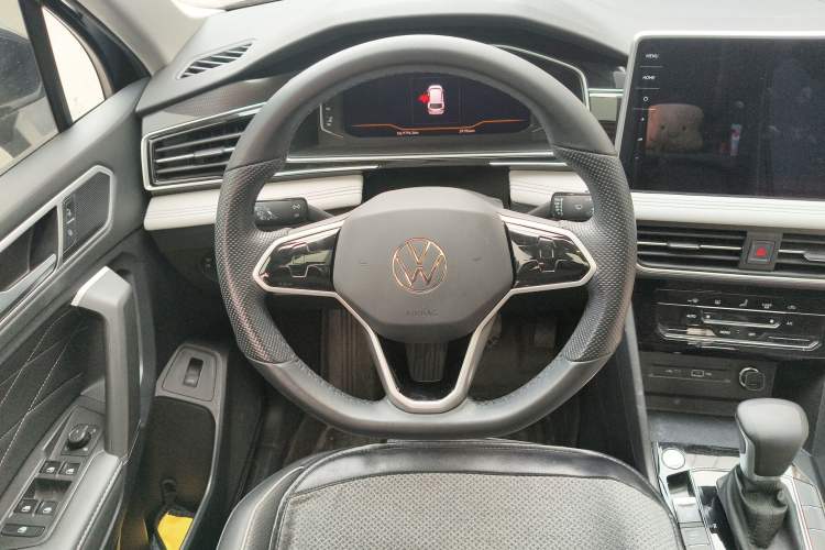 Used Volkswagen Tiguan L 2023 300TSI Automatic Two-Wheel Drive Smart Edition Steering Wheel