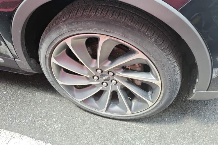 Used Lincoln Nautilus 2019 2.7T Four-Wheel Drive Prestige Edition China VI Standard Right Front Wheel Hub