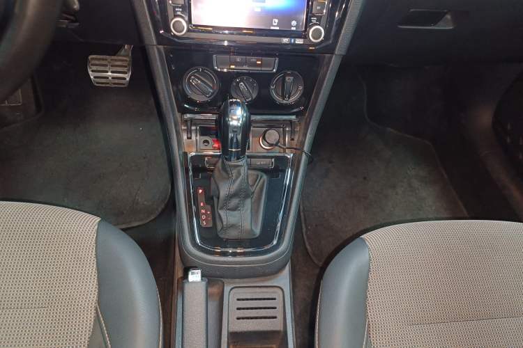 Used Volkswagen C-TREK 2018 230TSI DSG Comfort Model
