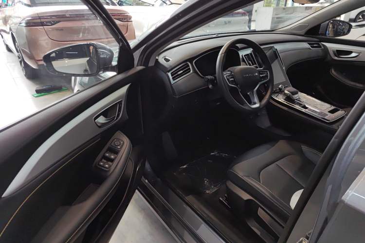 Used Roewe i6 MAX New Energy 2023 EV 500 Grand Touring Edition for Key Clients Driver Seat