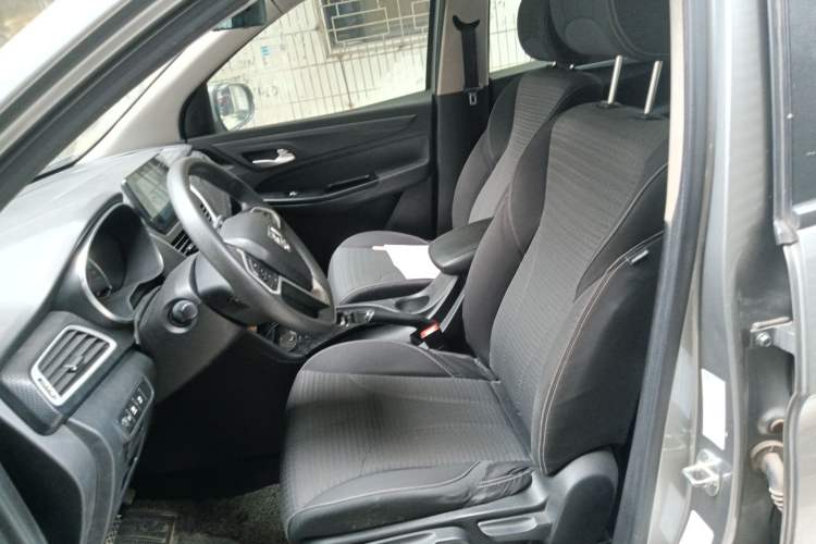 Used Baojun 730 2019 1.5T CVT Fashion Model 7 Seats China VI Emission Standard Left Front Seat