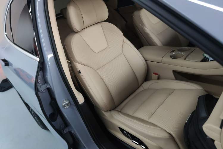 Used Hima AITO M5 2025 All-Electric Ultra Rear-Wheel-Drive Version
