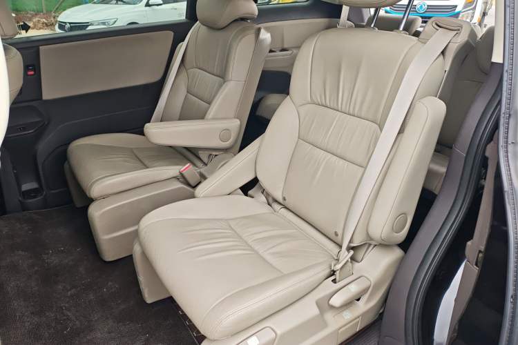 Used Honda Odyssey 2015 Revised 2.4L Luxury Edition Left Rear Seat