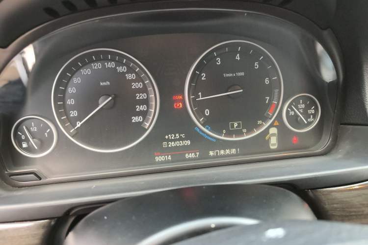 Used BMW 5 Series 2014 525Li Luxury Design Package