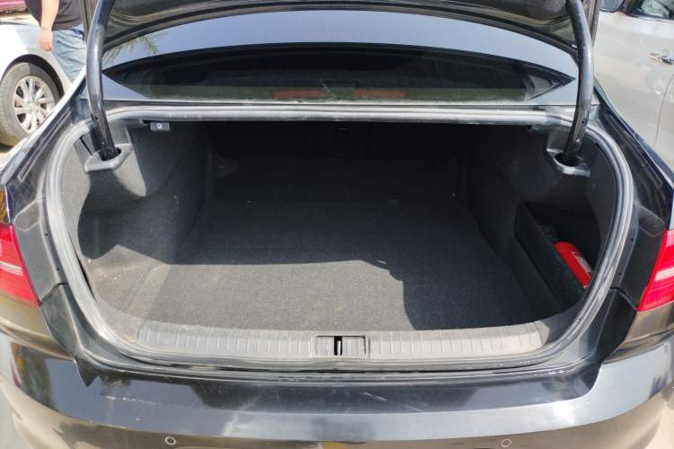 Used Volkswagen Magotan 2019 330TSI DSG Leading Model China VI Standard Trunk