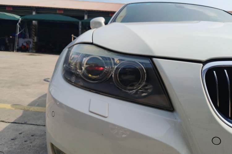 Used BMW 3 Series 2010 320i Luxury Model Right Front Headlight