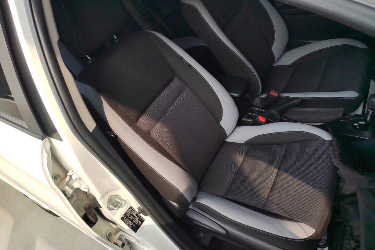 Used Toyota YARiS L Zhi Xuan 2022 1.5L CVT Leading PLUS Edition Right Front Seat