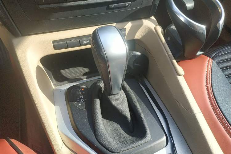 Used BMW X1 2012 sDrive18i Luxury Model Gear Lever