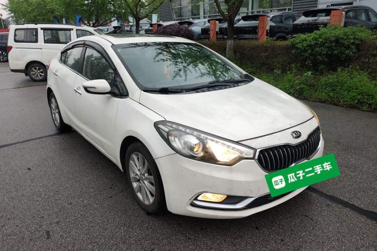 Used Kia K3 2013 1.6L Automatic GLS Front Right 45 Deg