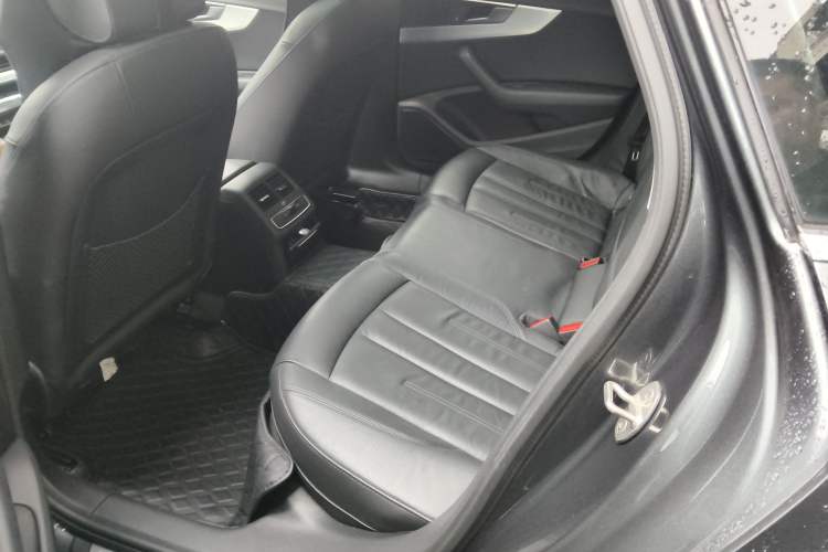 Used Audi A4L 2019 40 TFSI Fashion Edition China VI Emission Standard