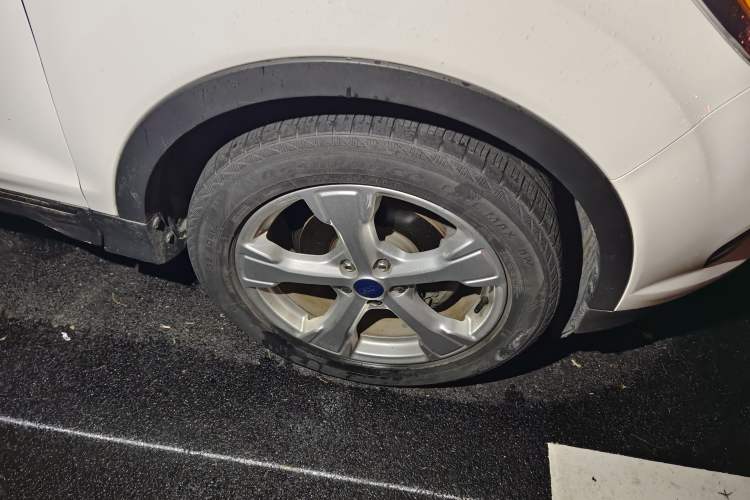 Used Ford Kuga 2017 EcoBoost 180 Two-Wheel-Drive Tiger Leap Model
