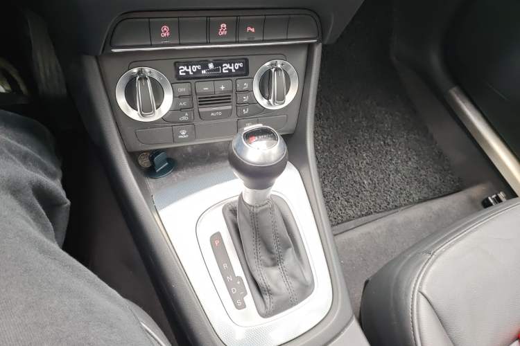 Used Audi Q3 2016 30 TFSI Collector's Edition Comfort Model
