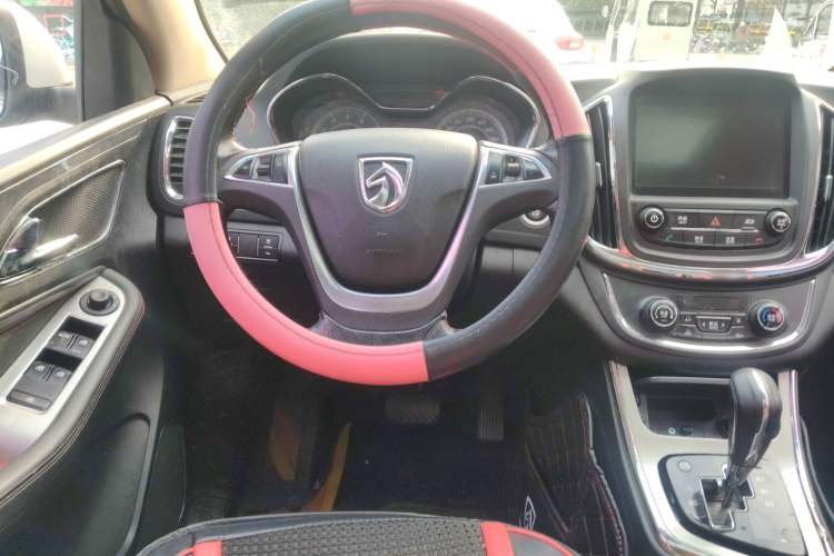 Used Baojun 560 2016 1.8L iAMT Luxury Model
