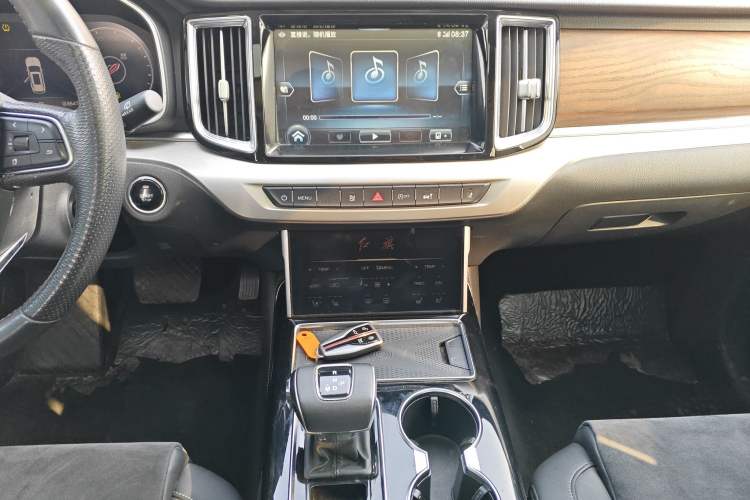 Used Hongqi HS7 2022 3.0T Automatic All-Wheel Drive ZhiLian Flagship Edition Five Seats Audio And AC Panel