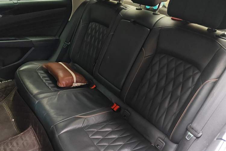 Used Volkswagen Passat 2019 330TSI Luxury Edition China VI Standard