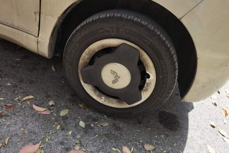 Used Wuling Hongguang MINIEV 2024 3rd Generation 215km Youth Edition Right Front Wheel Hub