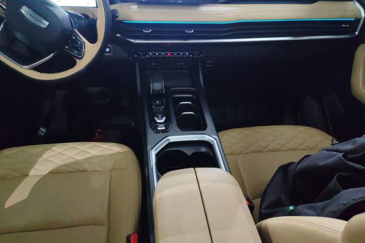 Used Geely Auto Haoyue L 2023 2.0T DCT Flagship Version