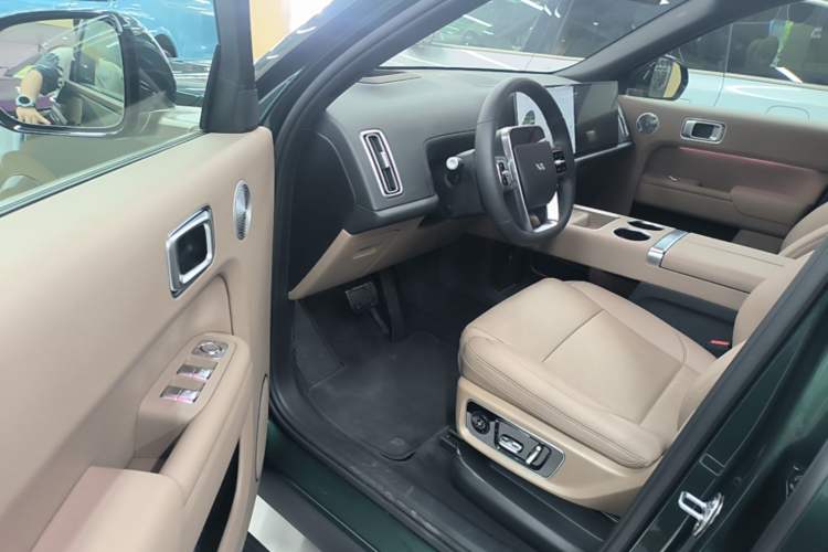 Used Li Auto L9 2025 Ultra Smart Refreshed Edition
