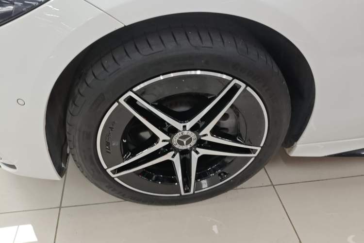 Used Mercedes-Benz C-Class 2024 Facelift C 260 L Night Edition Sport Version Left Front Wheel Hub